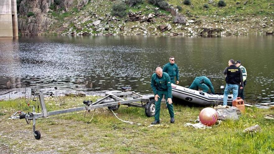 Descartada la presencia de personas en los coches hallados en el río Almonte