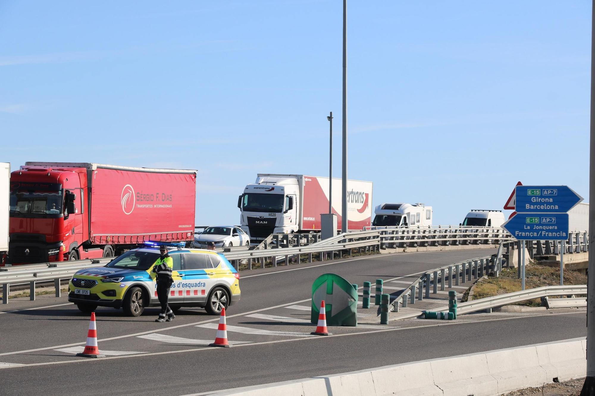 Tallada l'autopista a la Jonquera per la protesta dels agricultors francesos