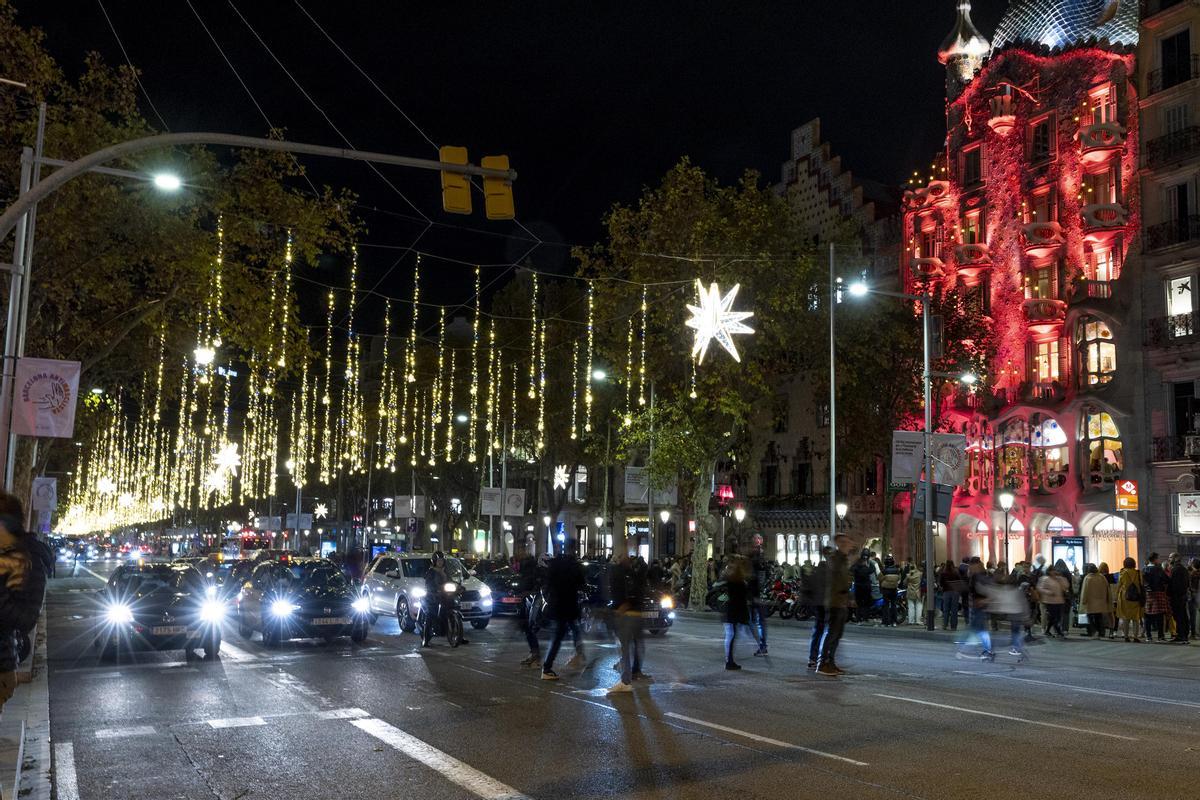 Encendido de las luces de navidad en Passeig de Gracia