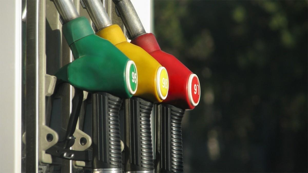 El precio de la gasolina presenta un incremento del 20% hace un año