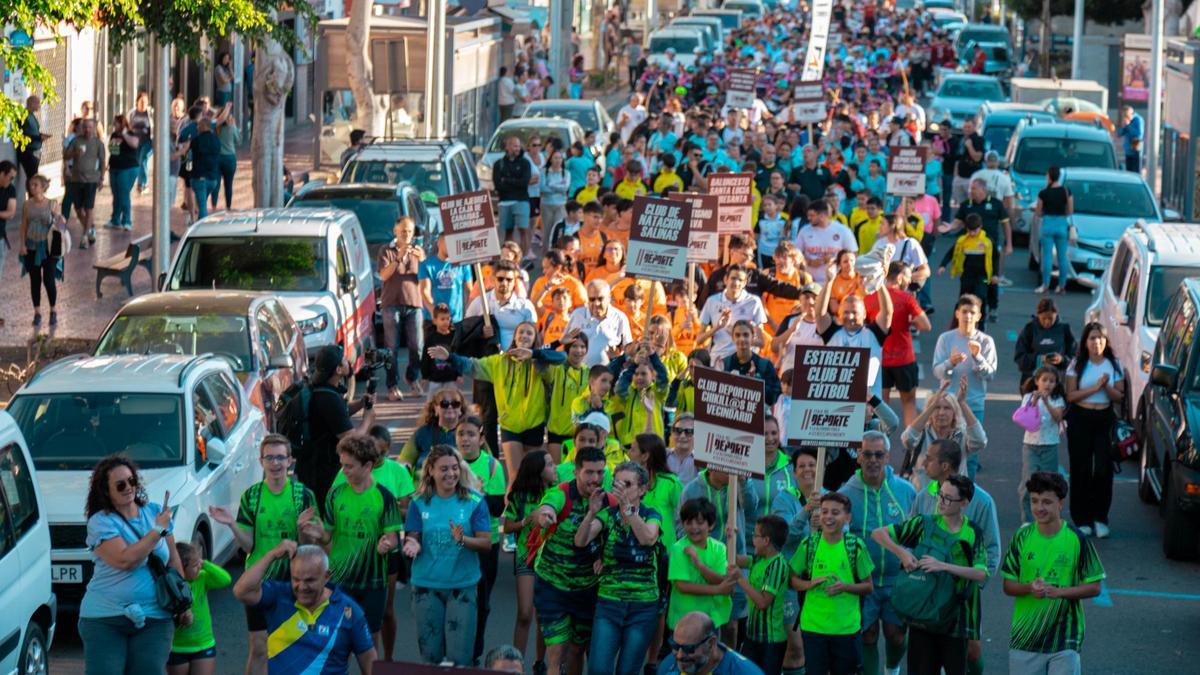 Una veintena de clubes hacen vibrar Santa lucía con el arranque de la Feria del Deporte