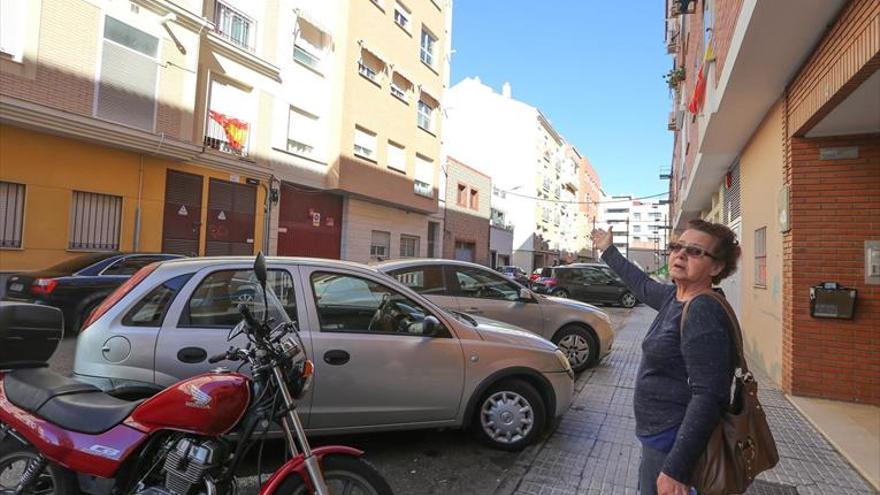 Una mujer y su presunto agresor, heridos al caer de un primer piso de Badajoz
