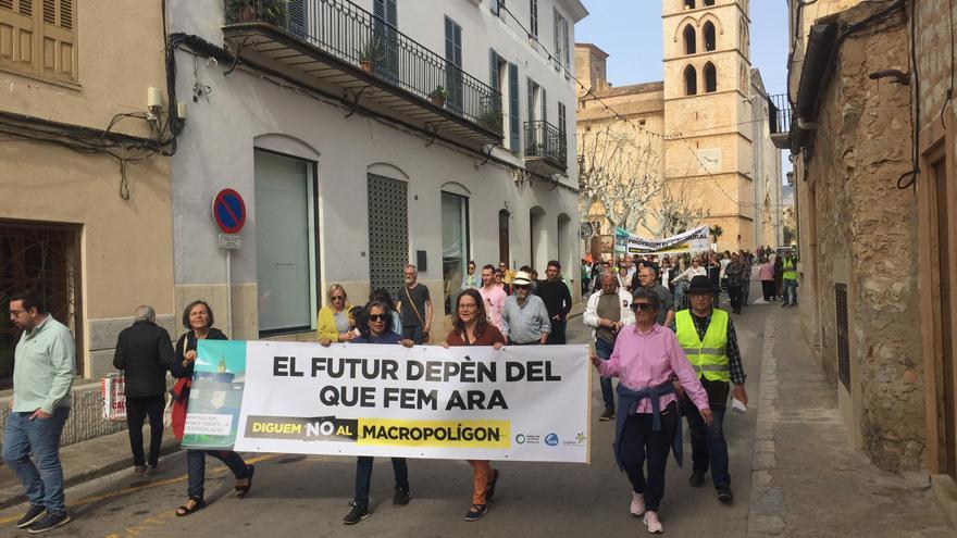 Así ha sido la protesta vecinal contra la segunda fase del polígono industrial de Binissalem