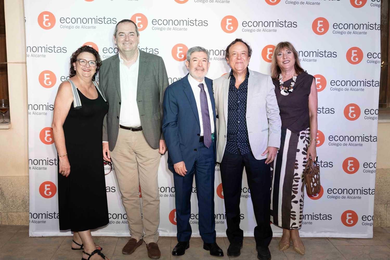 Los Economistas de Alicante celebran su cena anual en honor a su patrón