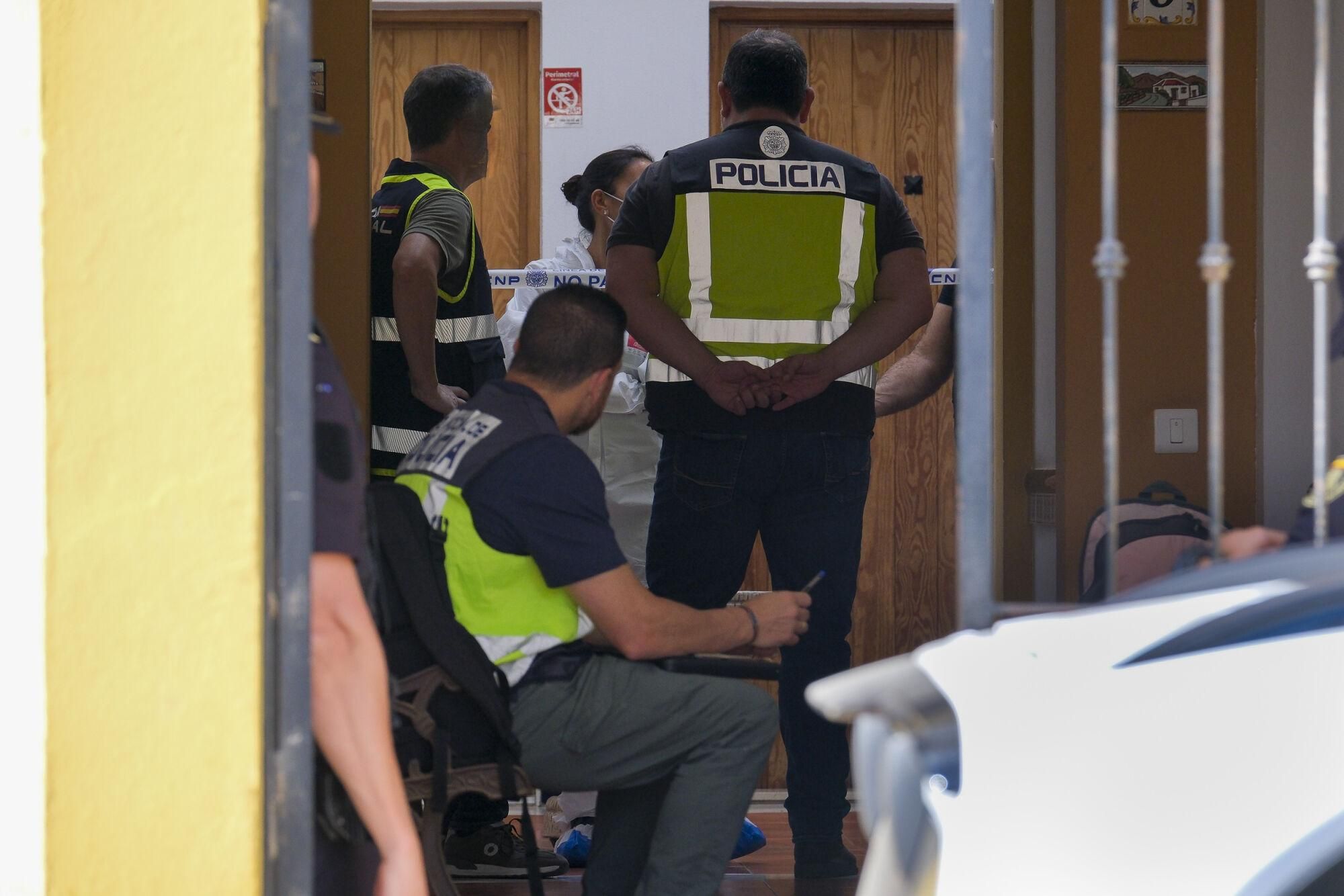 Hallan los cadáveres de una pareja en una vivienda de El Zardo