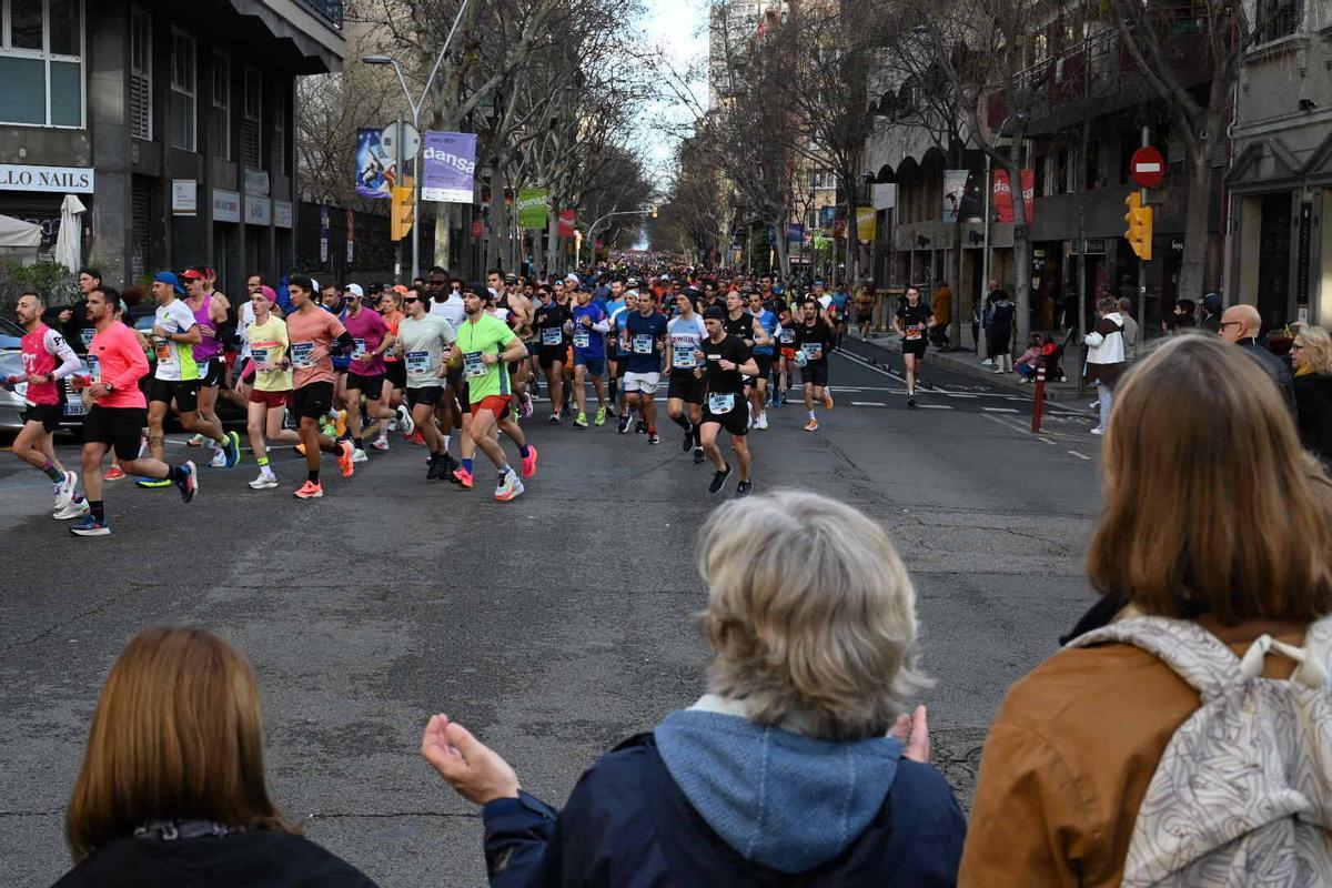 Has participado en la Marató de Barcelona 2024? ¡Búscate en las fotos¡