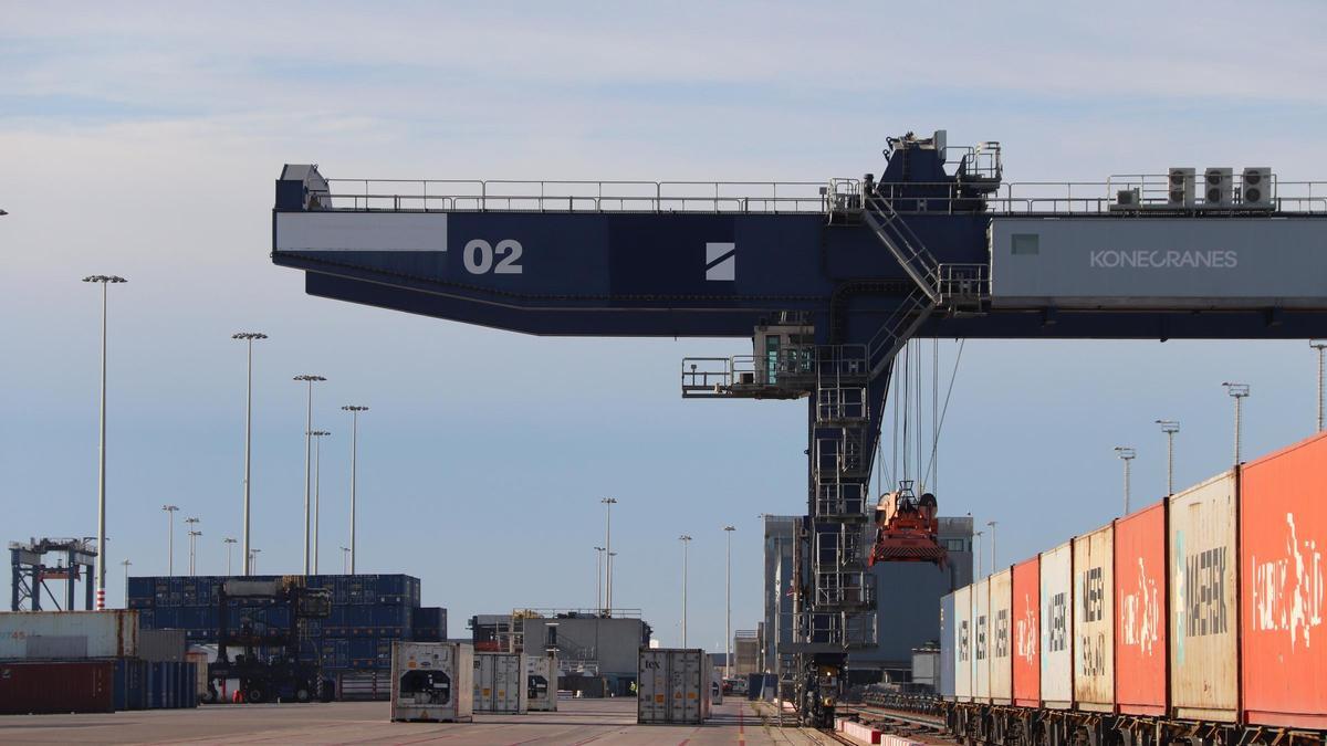 Inauguració del primer servei ferroviari directe entre el Port de Barcelona i França a la terminal Best