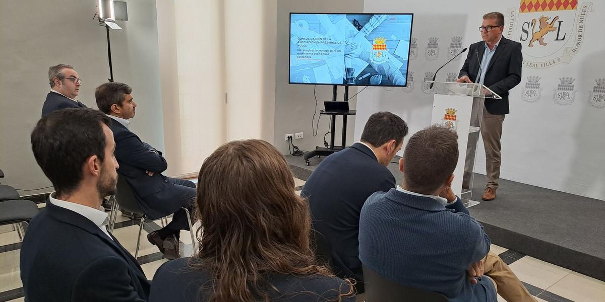 El concejal de Innovación, Cesar Estañol, ha incidido en la apuesta de Nules por la digitalización en todos los sectores, especialmente en el empresarial.