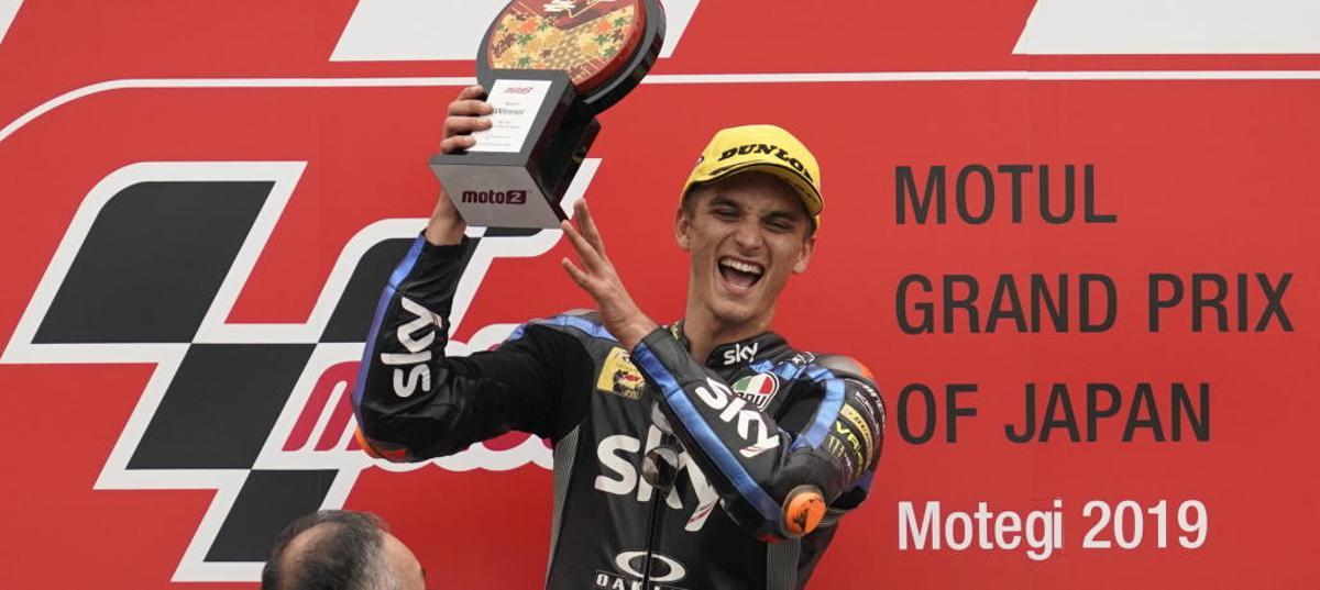 Luca Marini, en lo más alto del podio.