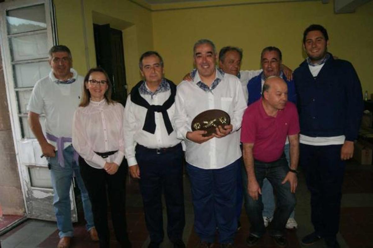 La charanga «The Lion Kang-dasin», desfilando ayer por las calles de Candás.