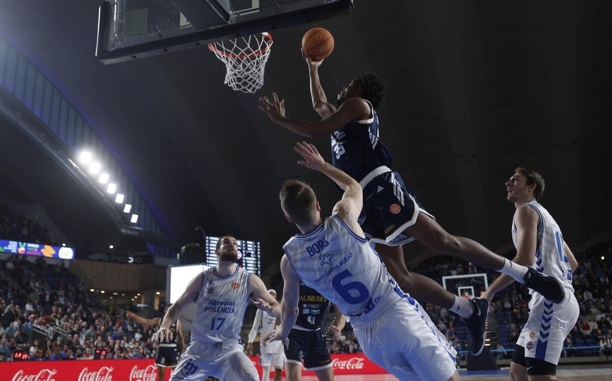 EN IMÁGENES: Así fue el Alimerka Oviedo Baloncesto-Súper Agropal Palencia en el Palacio de los Deportes