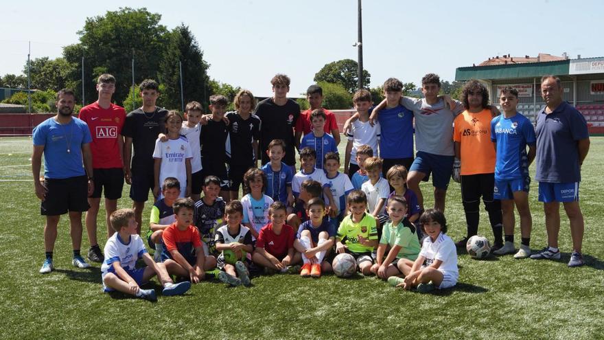 Noel visita el campus de verano de la Escola de Tecnificación Lolo Maceira