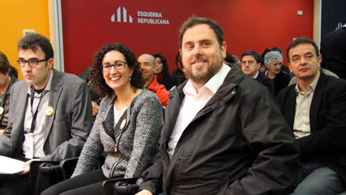 El presidente de ERC, Oriol Junqueras, junto a la secretaria general del partido, Marta Rovira
