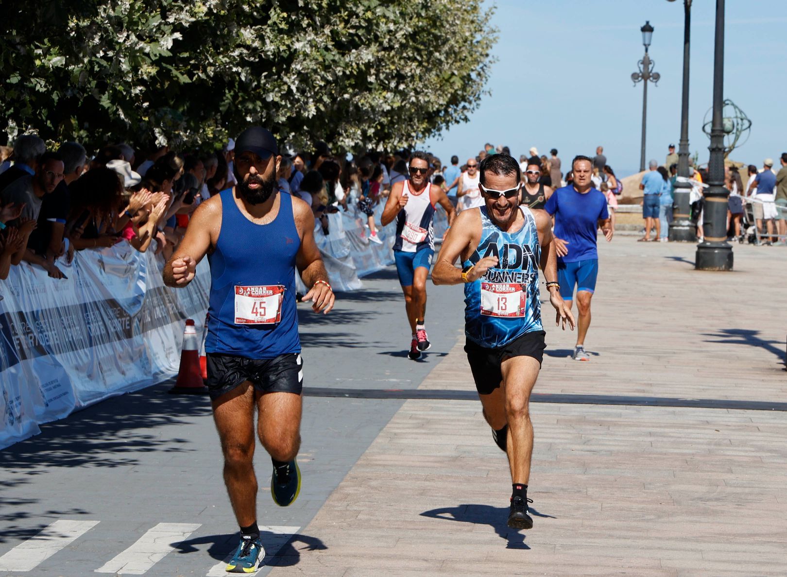 Baiona suda a ritmo de zapatilla y zumba