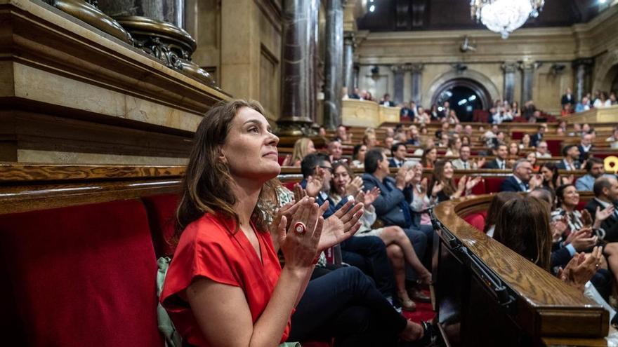 El Parlament delimita la definició de gran tenidor d’habitatges i dona més poder al Govern en els  aeroports