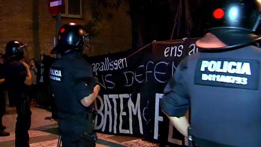 Manifestaciones españolista y antifascista tensan el ambiente en Barcelona