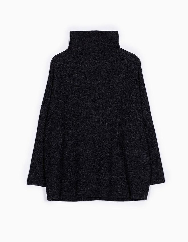 'Mid season' Stradivarius: camiseta cuello chimenea