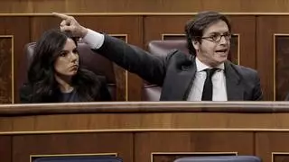 Los diputados de Vox tensionan el debate de la amnistía e increpan al PSOE: "¡Traidores! ¡Corruptos! ¡Genocidio el vuestro!"