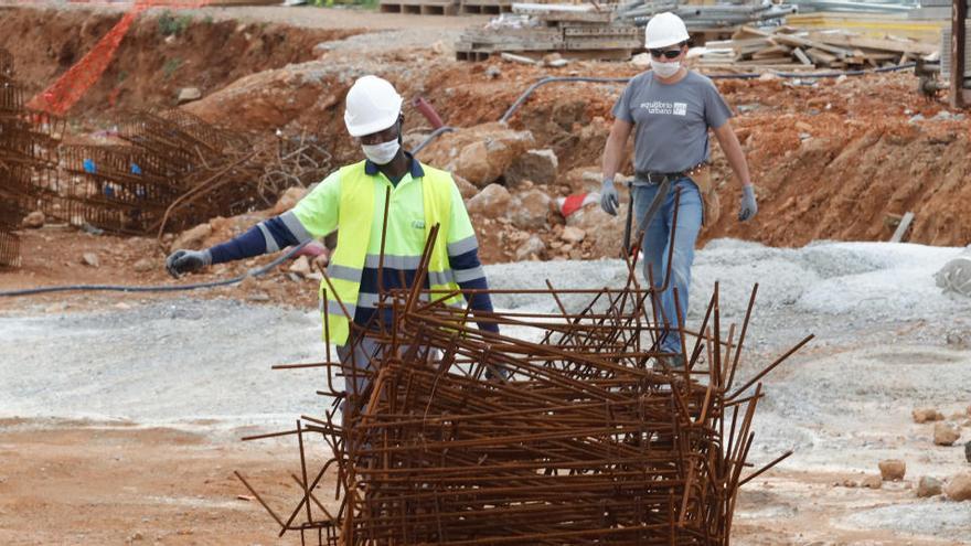 Los empleados de la construcción en Ibiza trabajarán con jornada continua