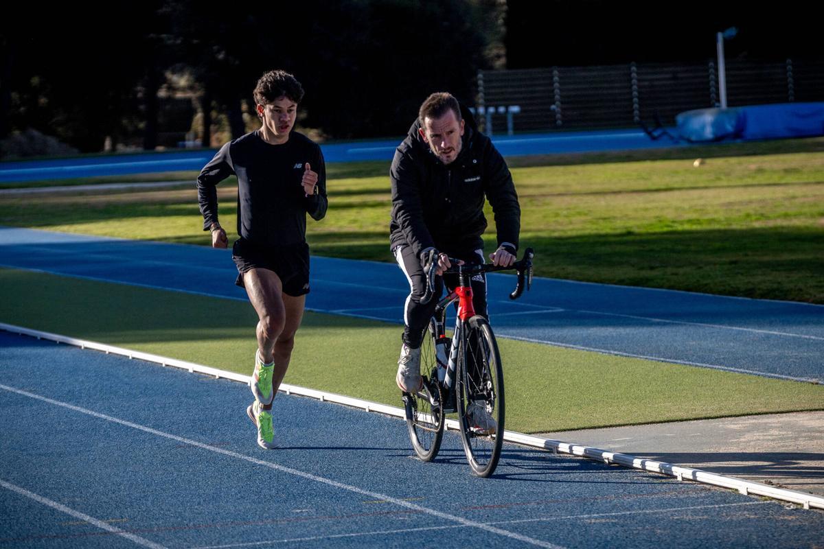 Barcelona 28/01/2025 Deportes. Entrevista a Josué Canales, récord de España de 800 metros, en el CAR de Sant Cugat. AUTOR: JORDI OTIX