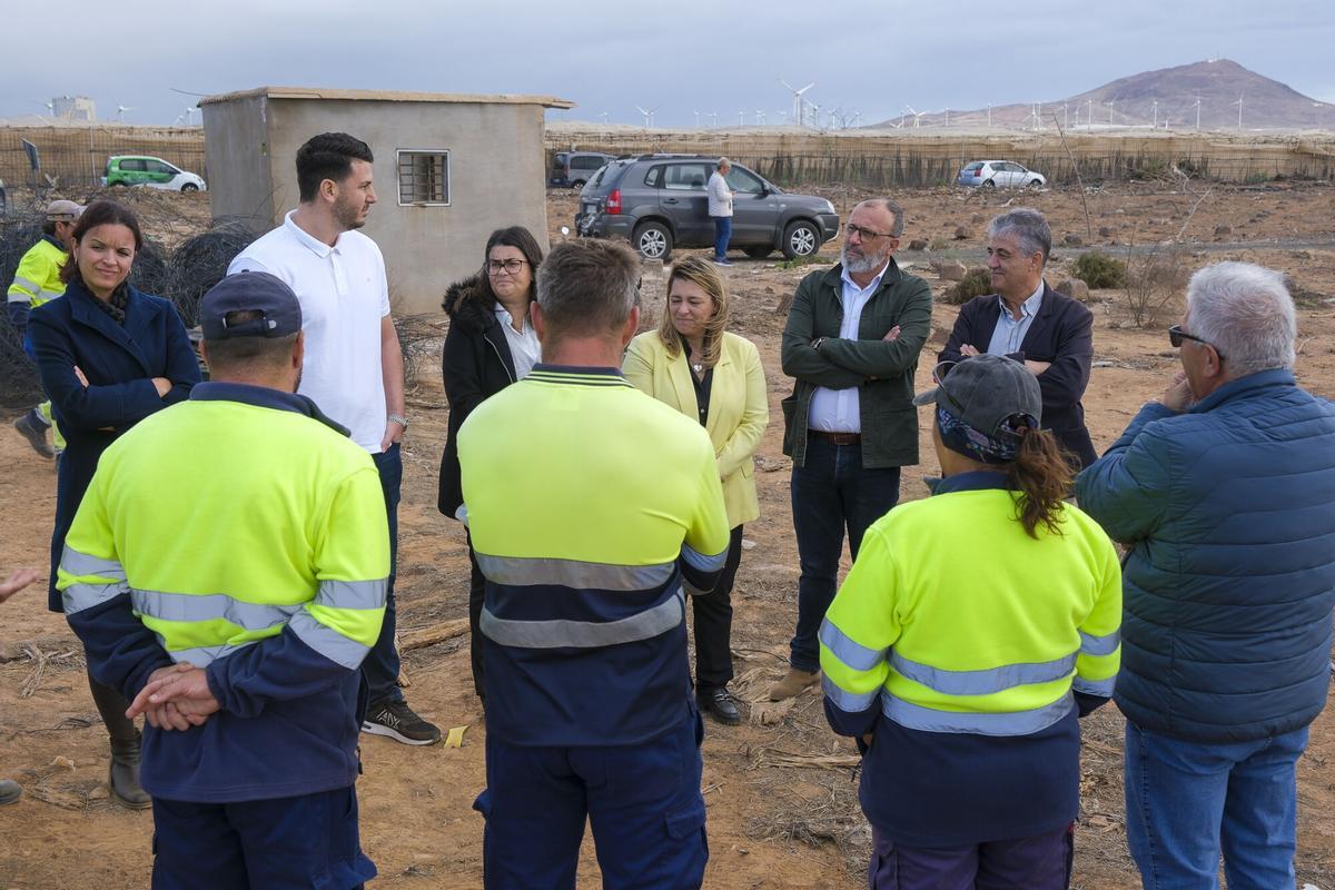 Retirada de invernaderos abandonados en el sureste de Gran Canaria