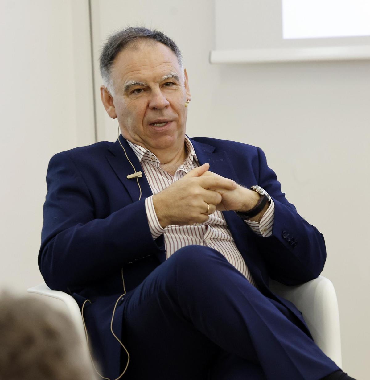 Vigo (Zona Franca, C.Areal). Jornada de Prensa Ibércia y Faro de Vigo sobre "Vigo, epicentro de la Fotónica en España", y robótica. Mesa Redonda: âEl efecto tractor de la planta de fotonesâ- Francisco DÃaz, CEO de Sparc- Javier Ponce, director general de la Sociedad Española para la Transformación Tecnológica (SETT)- Jimena GarcÃa â Romeu, CEO de Alcyon Photonics- Marta Castro, responsable de Micro-Nanoelectrónica y Fotónica de Gradiant