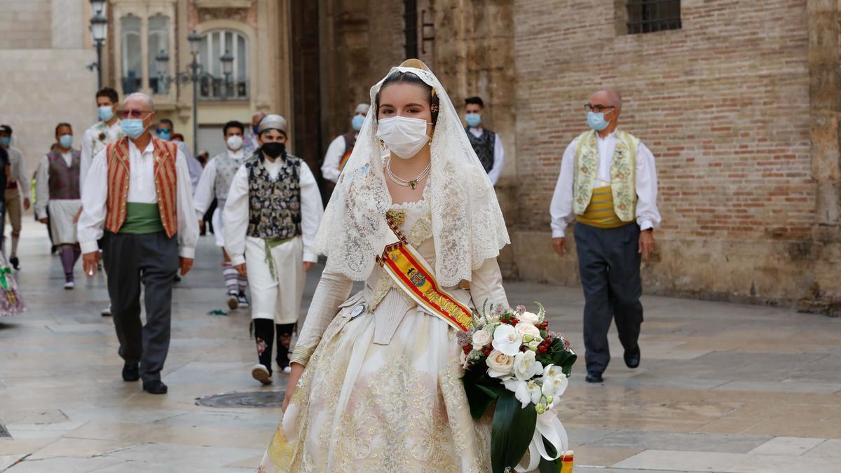 Búscate en el segundo día de Ofrenda por las calles del Mar y Avellanas (entre las 11.00 y 12.00 horas)