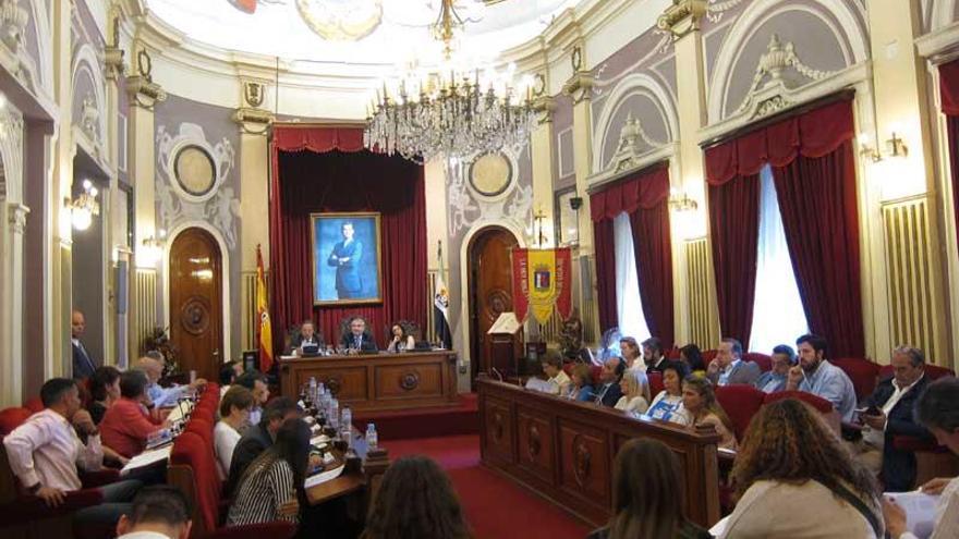 Borruel y Timón se lanzan acusaciones durante el pleno del Ayuntamiento de Badajoz