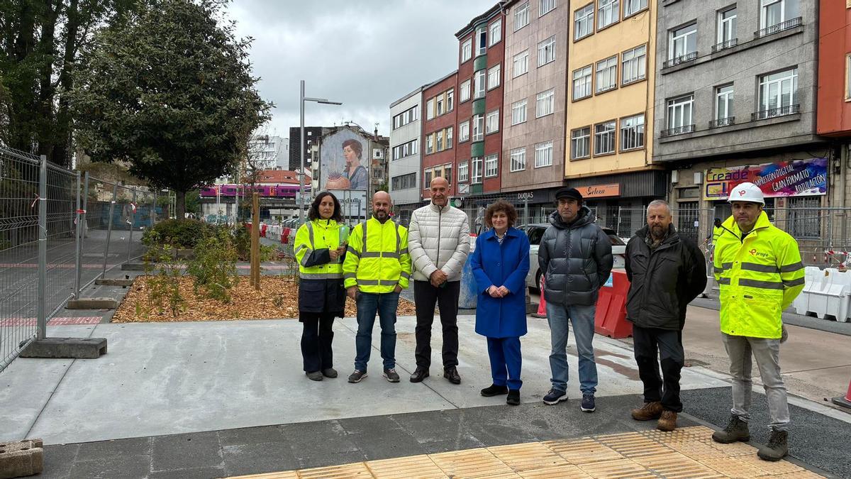 A alcaldesa e o concelleiro de Obras visitaron cos técnicos as obras de Amor Ruibal.