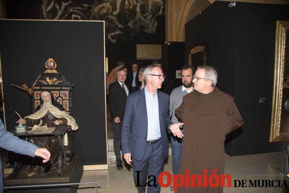 El Ministro de Cultura visita la exposición 'Místi