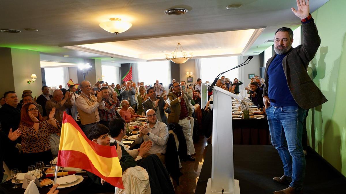 El presidente de Vox, Santiago Abascal, asiste a una comida con afiliados y simpatizantes en Valladolid.