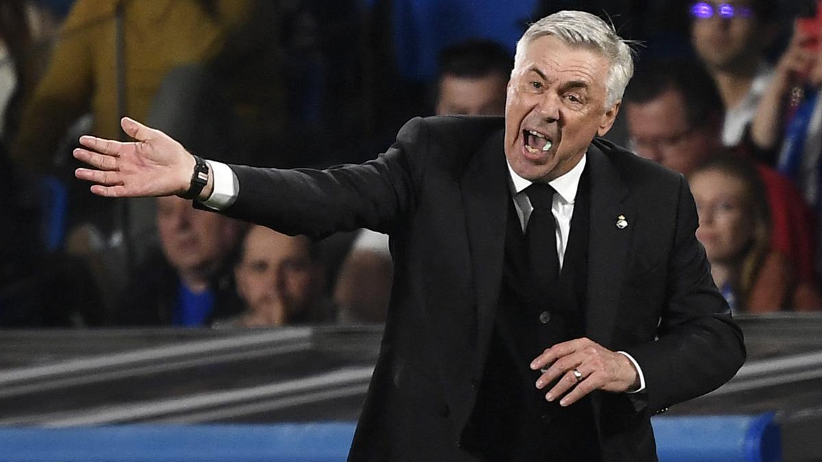 Ancelotti desesperado en la banda de Anoeta