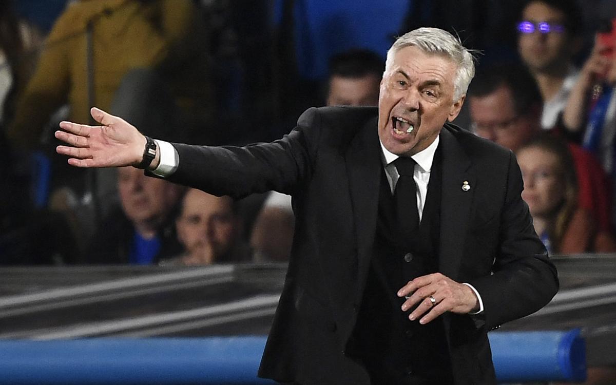 Ancelotti desesperado en la banda de Anoeta