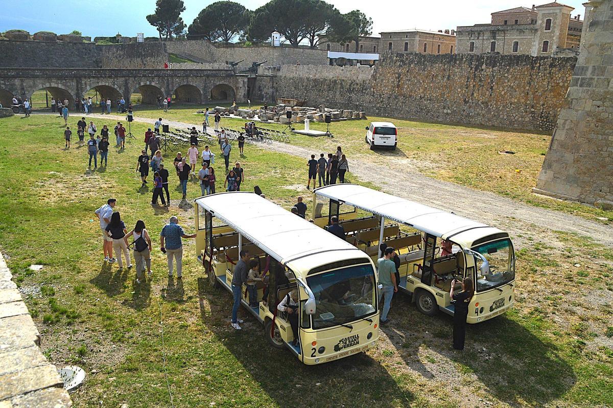 Els autobusos elèctrics permeten recòrrer tots els fossats