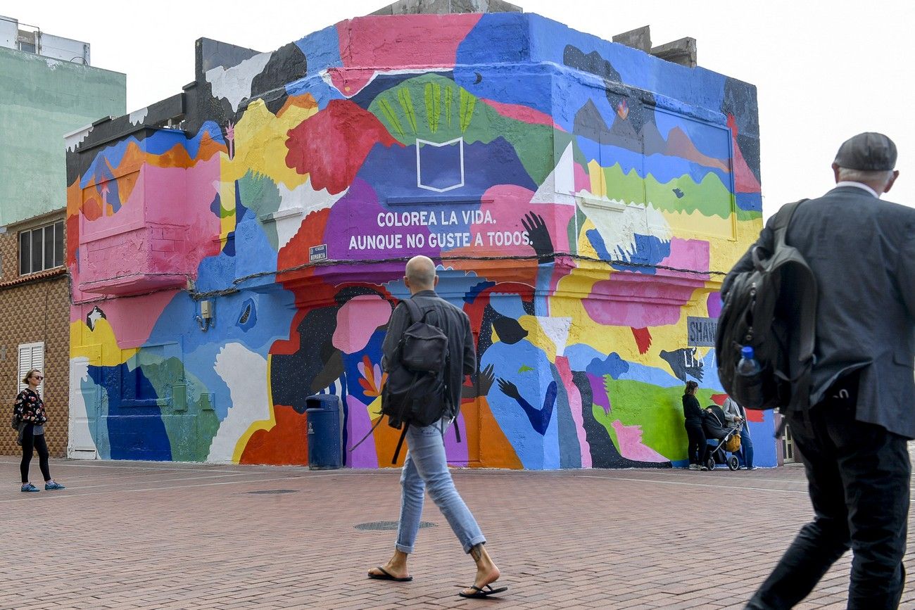 Mural de Lía Ateca en Las Canteras