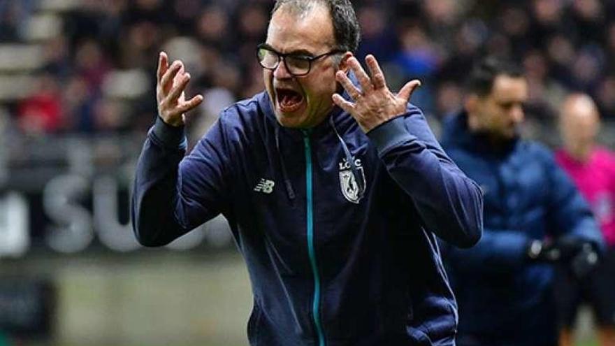 Bielsa, durante un partido de este año del Lille. // Efe