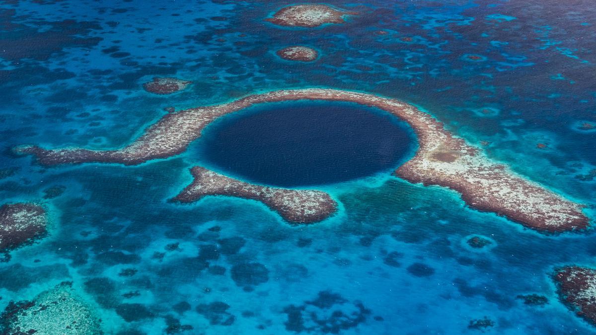 Taam ja’, el misterioso agujero azul en el mar del Caribe