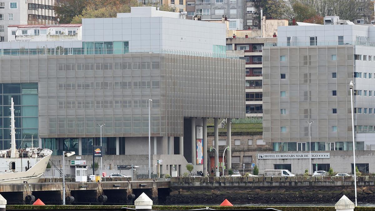 Fachada del hotel Mar de Vigo, junto al auditorio en Av. Beiramar