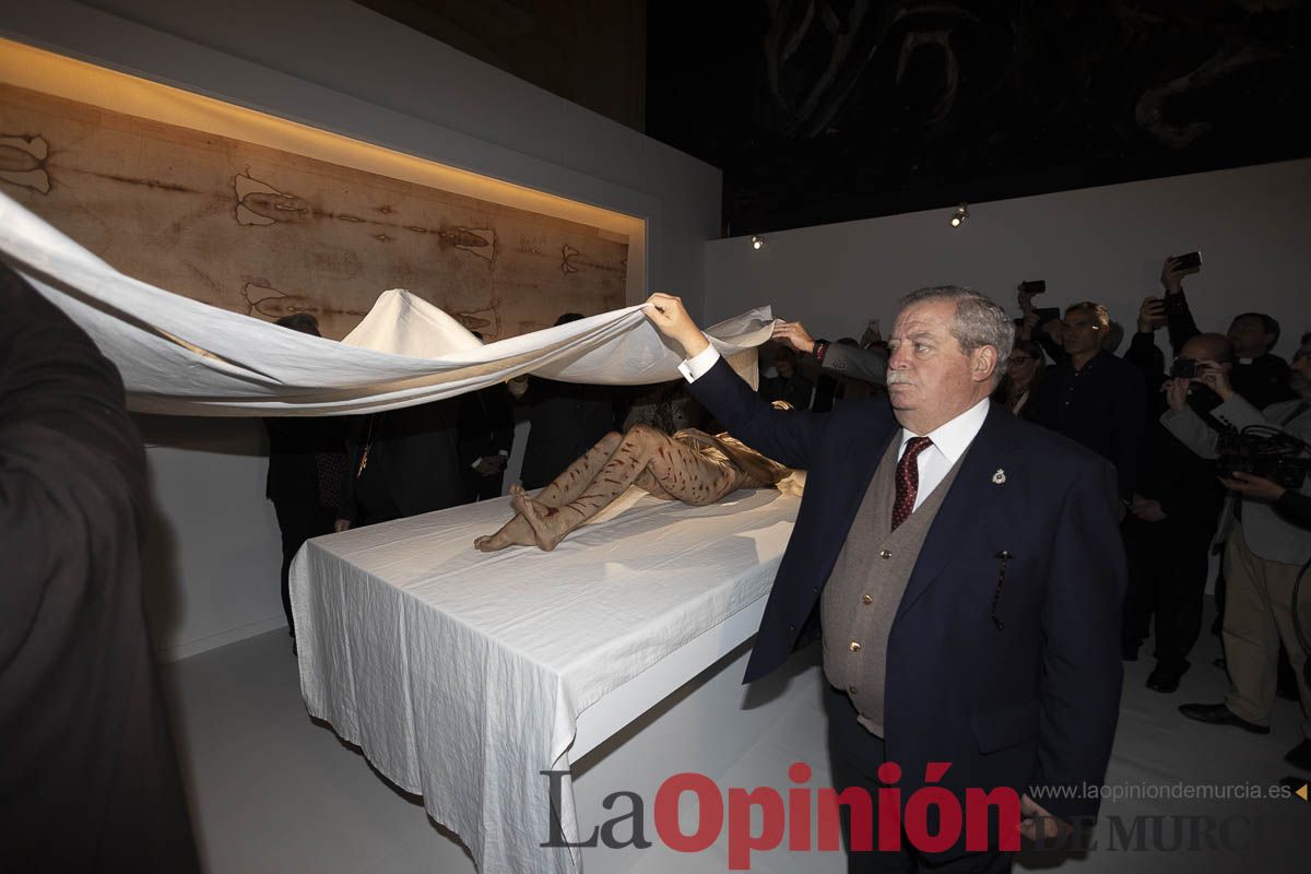 Así ha sido la inauguración de la exposición The Mystery Man en Caravaca. Descubre como es la muestra que atrae a miles de personas