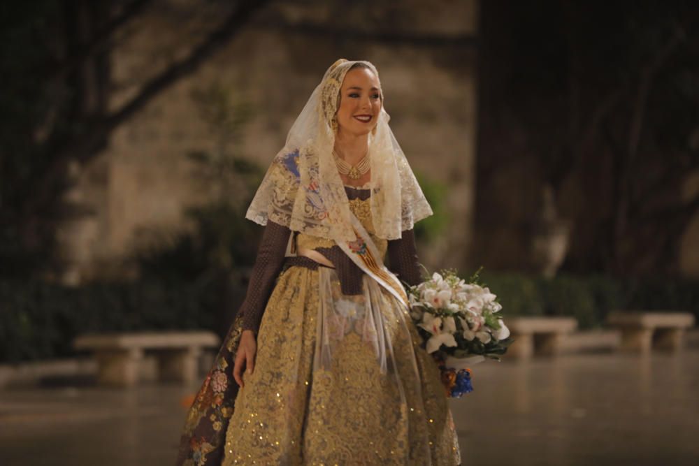 Marina Civera en la Ofrenda de las Fallas 2019.