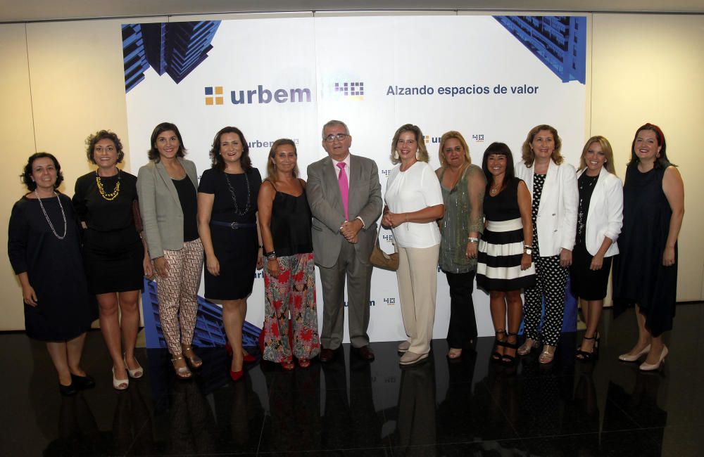 Algunos de los asistentes al 40º aniversario de Urbem.