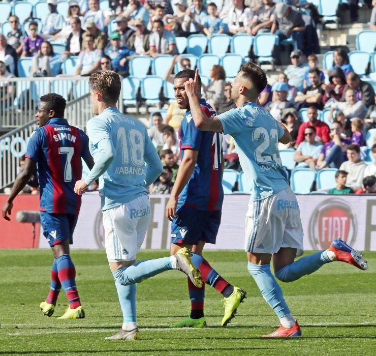 El Celta - Levante, en imágenes. // M.G. Brea | R. Grobas | EFE