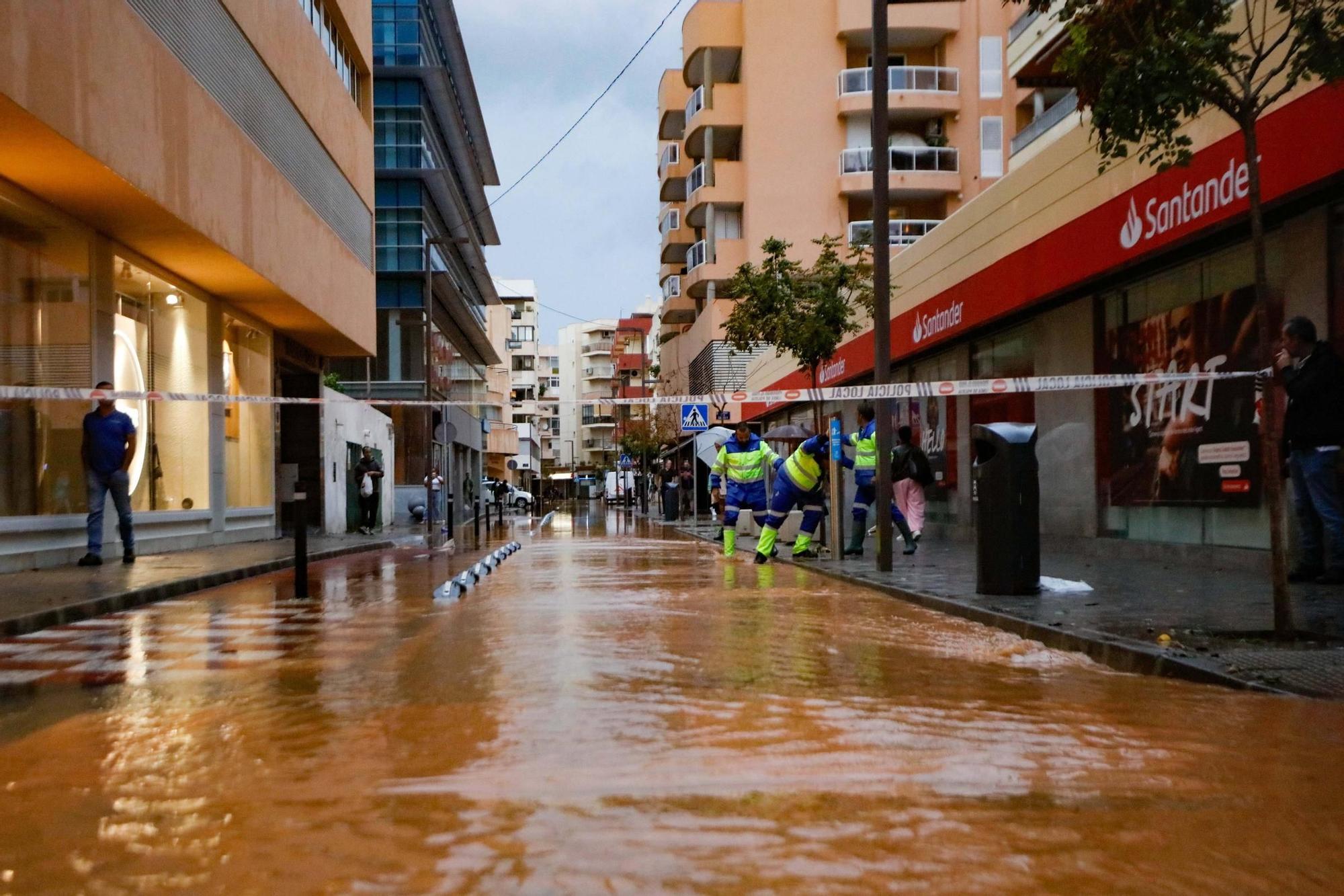 Las imágenes de la dana 'Alice' en la tarde del sábado en Ibiza