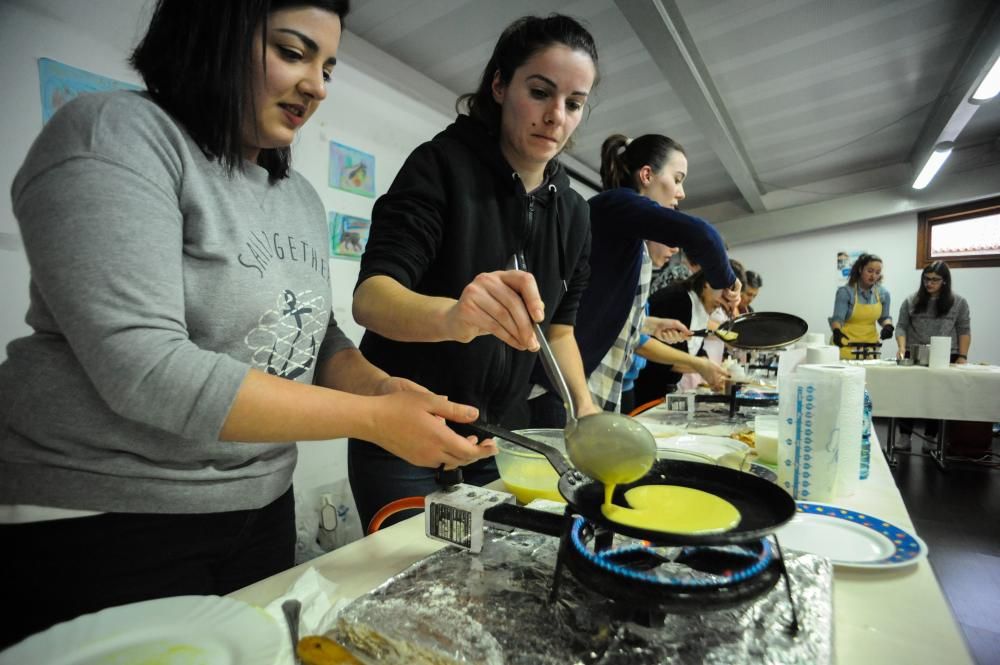 Cambados se entrega en el homenaje a las filloas