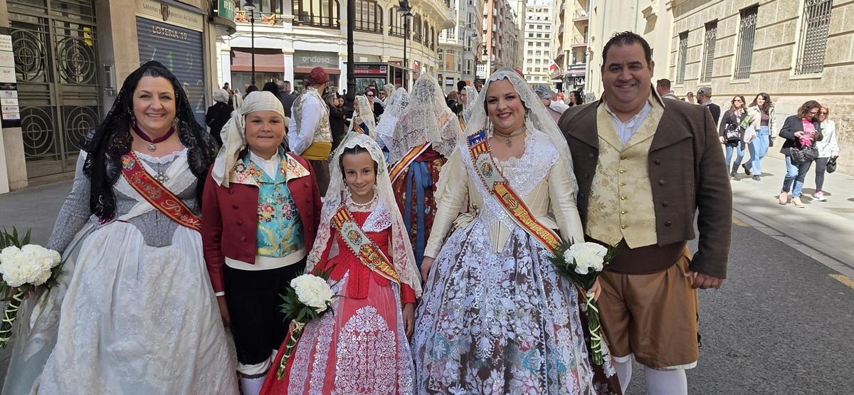 Las comisiones de falla en la Ofrenda a San Vicente Ferrer (2/6)