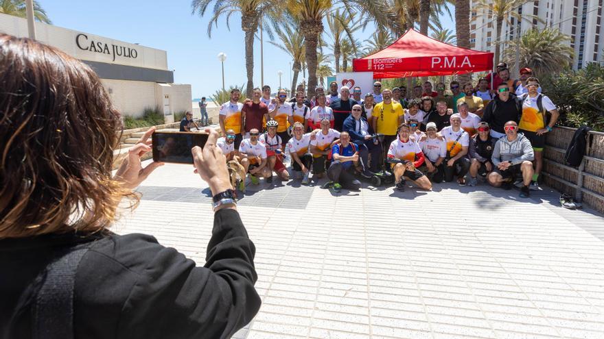 Los bomberos del Consorcio han realizado una carrera solidaria para la lucha contra el ELA entre Benidorm y Alicante