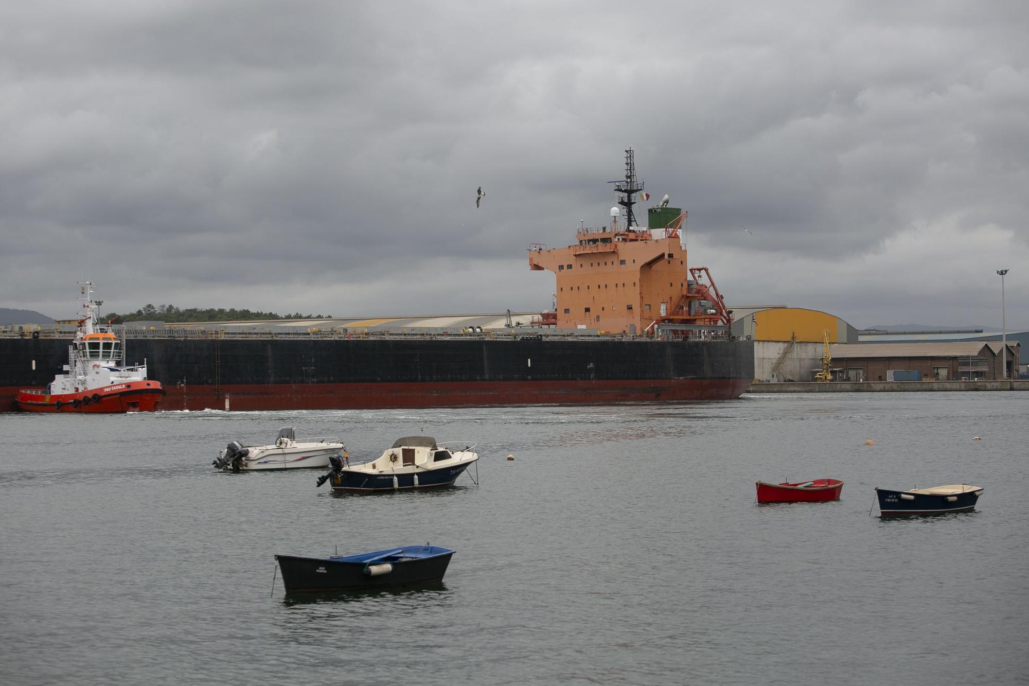 Un coloso en el Puerto de Avilés