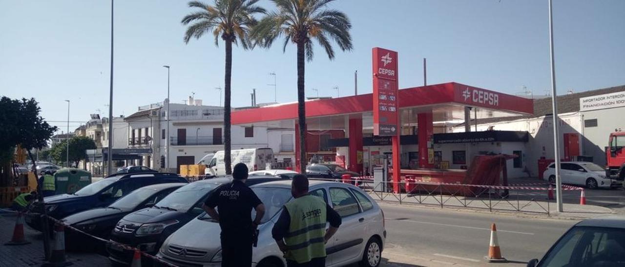 La gasolinera se encuentra en la avenida de Santa Ana de Palma del Río.