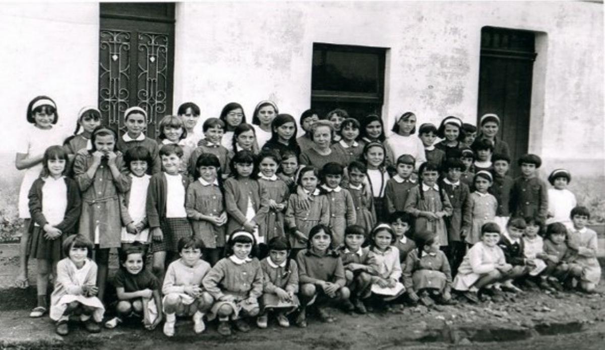 Escola de Rosario Cuerpo, en el lugar de A Canceliña, en el año 1967.