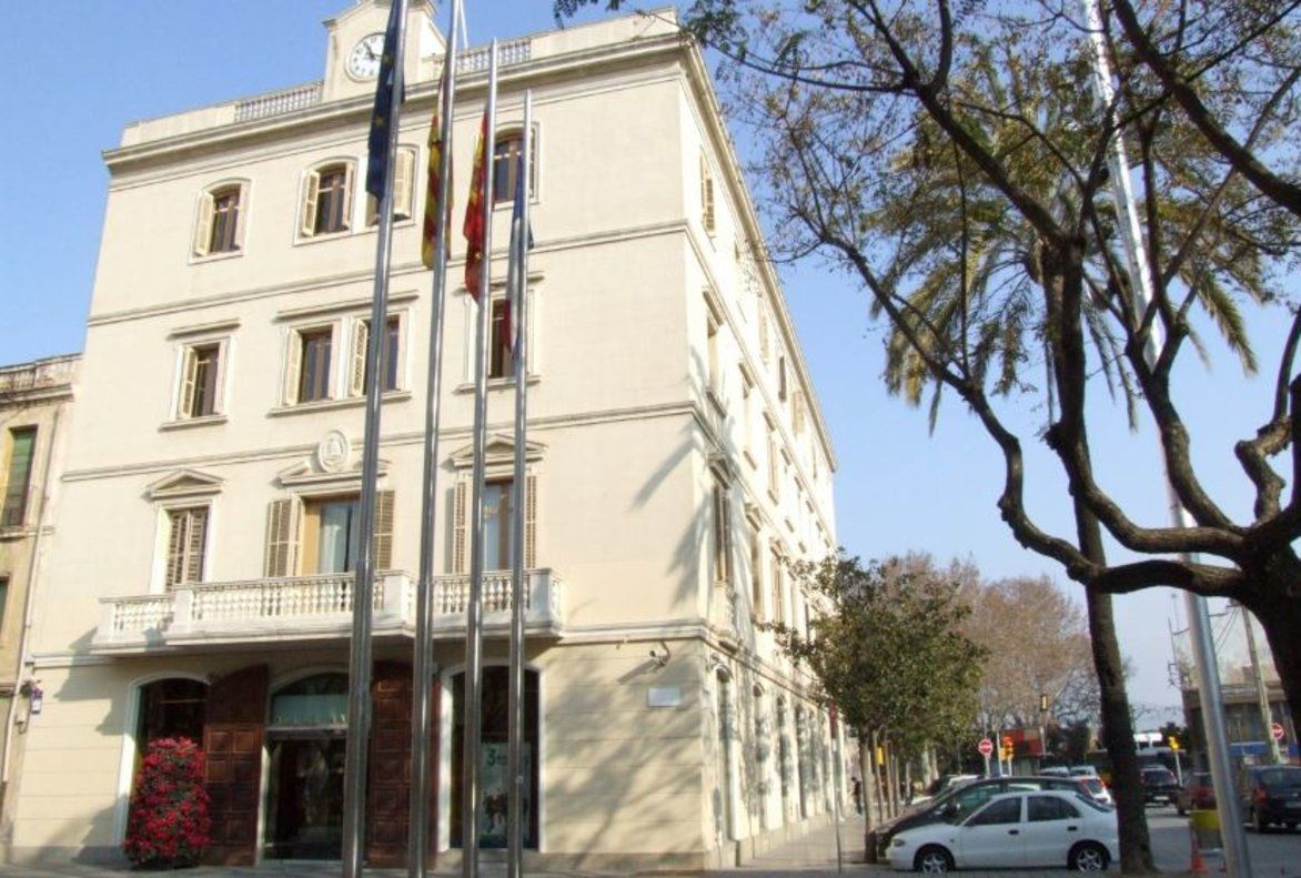 Fachada del Ayuntamiento de Sant Boi de Llobregat.